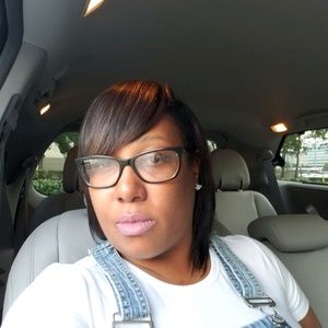 Meet your Posher, Monica